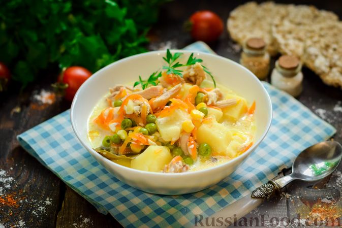 Фото к рецепту: Суп с плавленым сыром, горошком и кукурузой