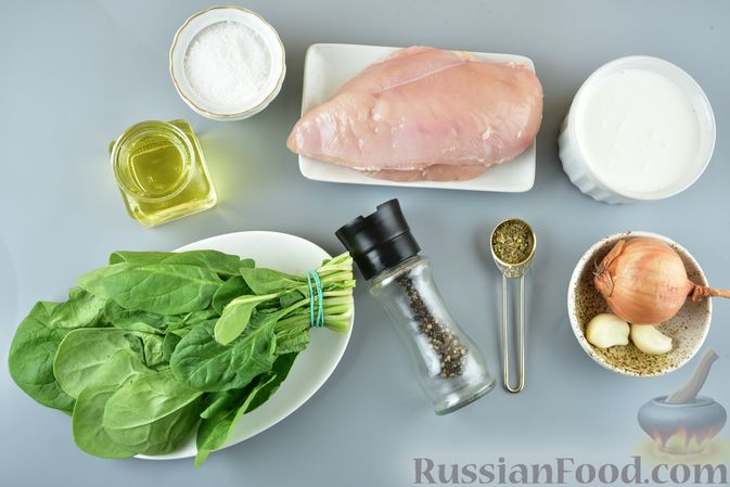 Фото приготовления рецепта: Курица, тушенная со шпинатом, в сливках - шаг №1