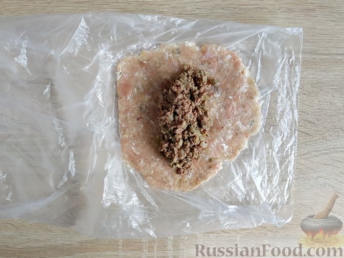 Фото приготовления рецепта: Куриные зразы с печенью - шаг №15