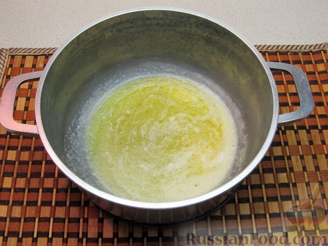 Фото приготовления рецепта: Горчичный суп с беконом, сливками и луком-пореем - шаг №9