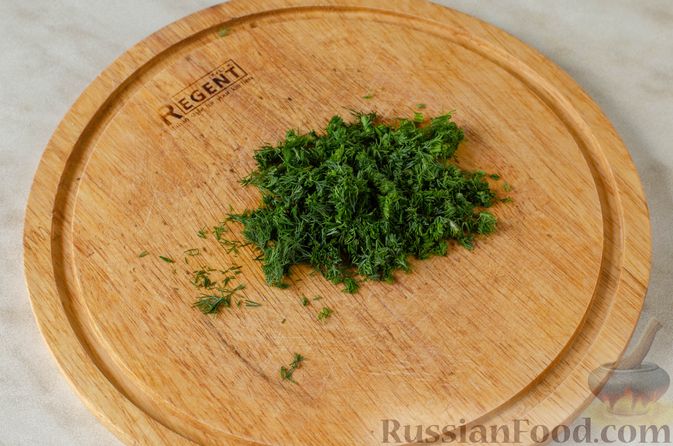 Фото приготовления рецепта: Зелёный борщ со щавелем, шпинатом и жареным мясом - шаг №15