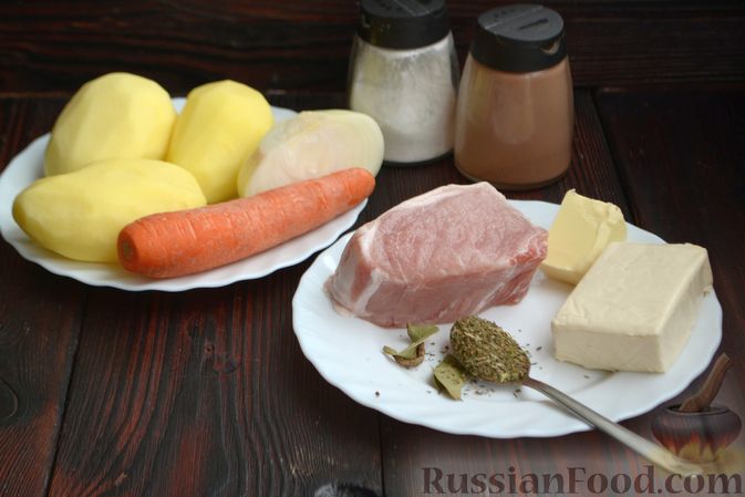 Фото приготовления рецепта: Сырный суп со свининой и картофелем - шаг №1
