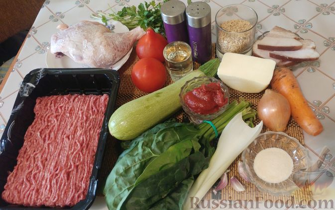Фото приготовления рецепта: Суп с фрикадельками, овощами, шпинатом и перловкой (на курином бульоне) - шаг №1