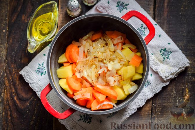 Фото приготовления рецепта: Картофельный суп-пюре с беконом и черносливом - шаг №6