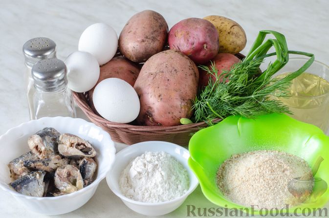 Фото приготовления рецепта: Картофельные зразы с консервированной рыбой и яйцами - шаг №1