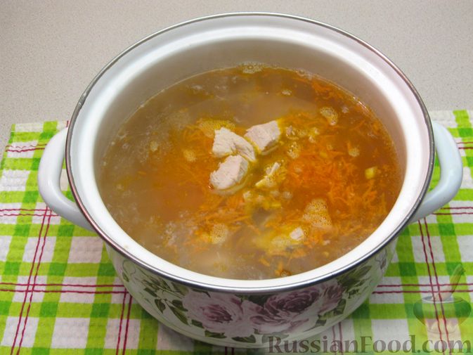Фото приготовления рецепта: Гречневый суп со свининой - шаг №12