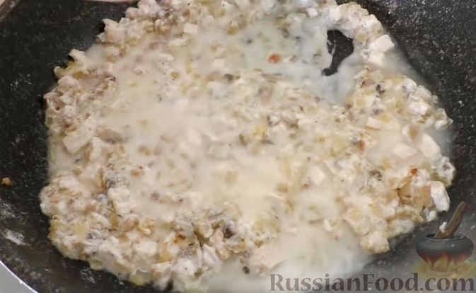 Фото приготовления рецепта: "Колбаса" из крошек с кусочками грибов и курицы - шаг №19