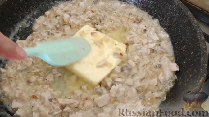 Фото приготовления рецепта: "Колбаса" из крошек с кусочками грибов и курицы - шаг №20