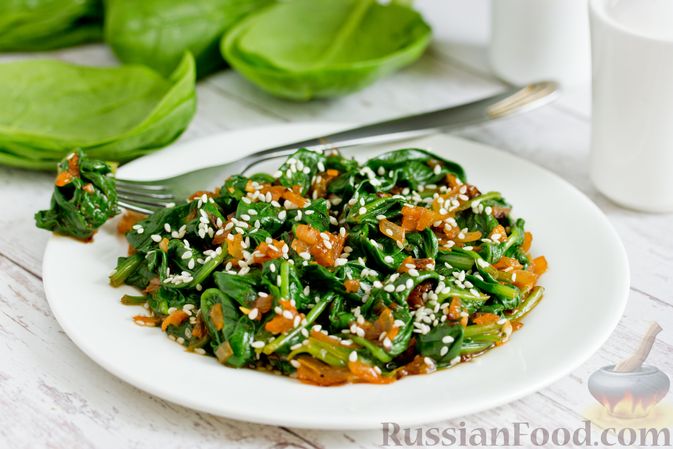 Фото к рецепту: Салат из шпината по-корейски