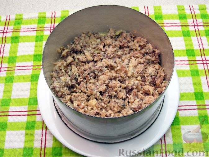 Фото приготовления рецепта: Салат "Мимоза" без картофеля - шаг №11