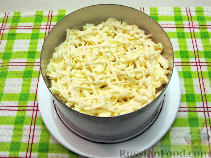 Фото приготовления рецепта: Салат "Мимоза" без картофеля - шаг №16