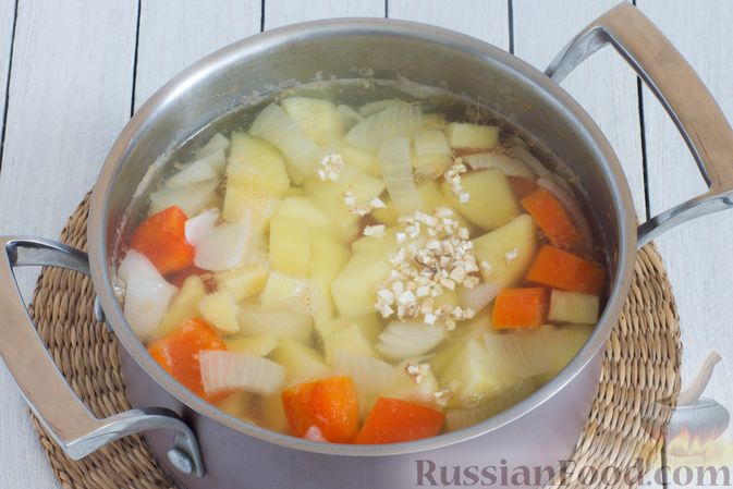 Фото приготовления рецепта: Овощной суп-пюре с имбирем - шаг №6