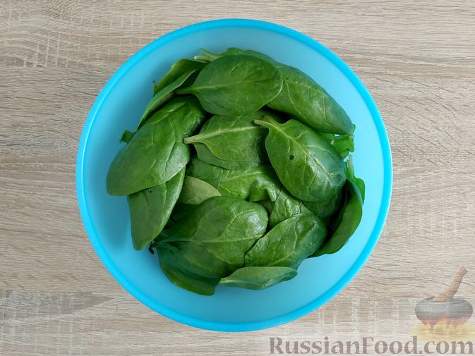 Фото приготовления рецепта: Зелёное картофельное пюре со шпинатом - шаг №6