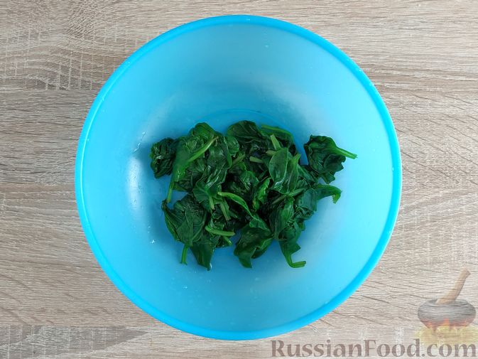 Фото приготовления рецепта: Зелёное картофельное пюре со шпинатом - шаг №8