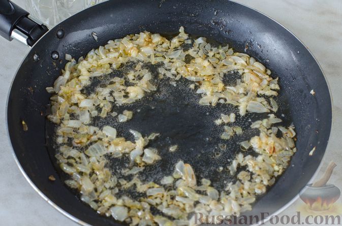 Фото приготовления рецепта: Паста с креветками в сливочно-чесночном соусе - шаг №12