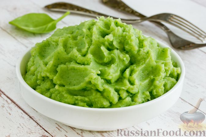 Фото к рецепту: Зелёное картофельное пюре со шпинатом
