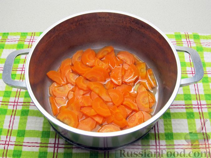 Фото приготовления рецепта: Морковь, тушенная в сметане - шаг №5