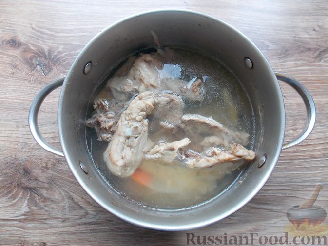 Фото приготовления рецепта: Суп с фрикадельками - шаг №3