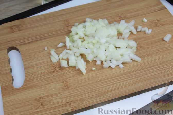 Фото приготовления рецепта: Жареная картошка с грибами и морковью по-корейски - шаг №3