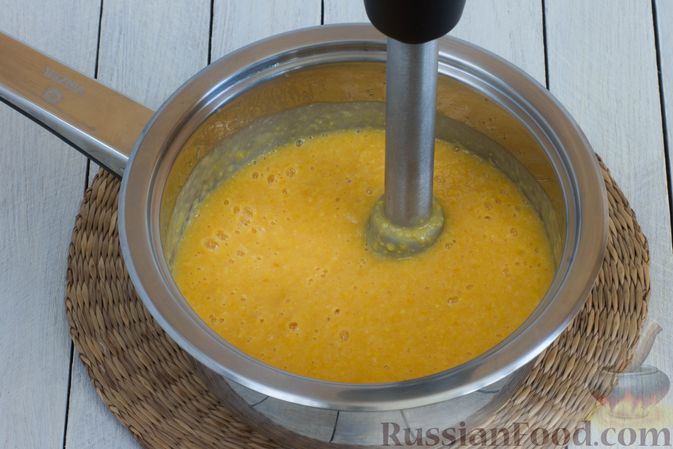 Фото приготовления рецепта: Кукурузно-тыквенный суп-пюре - шаг №7
