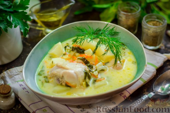 Фото приготовления рецепта: Куриный суп со шпинатом, плавленым сыром и сливками - шаг №15