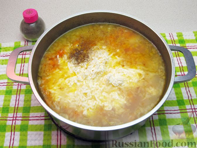 Фото приготовления рецепта: Картофельный суп с плавленым сыром - шаг №16
