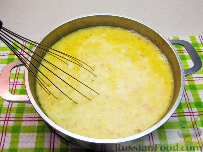 Фото приготовления рецепта: Картофельный суп с плавленым сыром - шаг №17