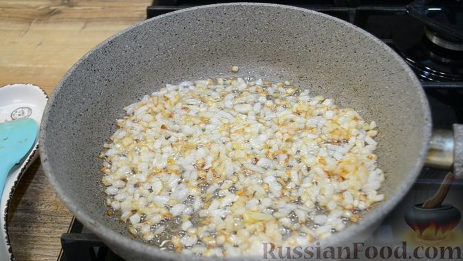 Фото приготовления рецепта: Картофельная запеканка с фаршем - шаг №3