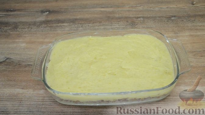 Фото приготовления рецепта: Картофельная запеканка с фаршем - шаг №7