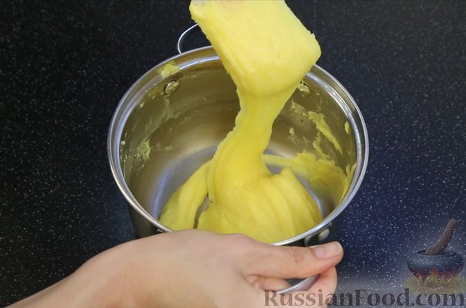 Фото приготовления рецепта: Ореховые эклеры с карамельным кремом - шаг №11