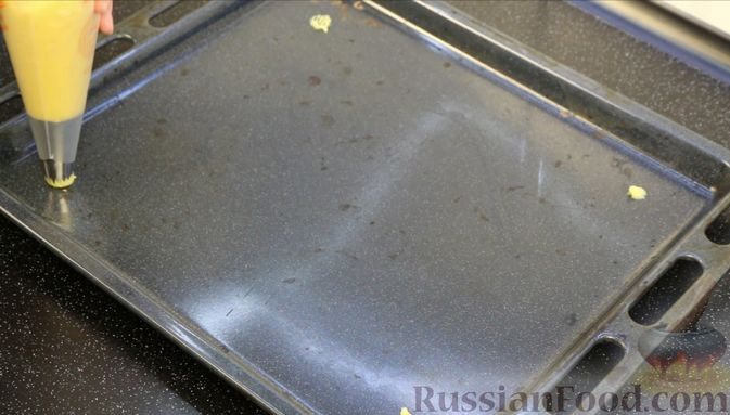 Фото приготовления рецепта: Ореховые эклеры с карамельным кремом - шаг №19
