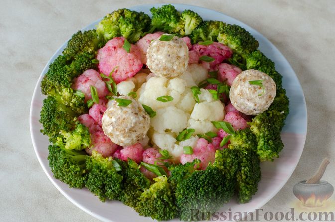 Фото приготовления рецепта: Салат «Капустная клумба» с клюквой и шариками из брынзы и орехов - шаг №20