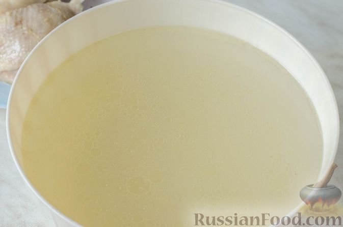 Фото приготовления рецепта: Сырный суп с консервированной фасолью - шаг №4