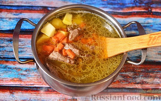 Фото приготовления рецепта: Густой суп с говядиной и сливками - шаг №9