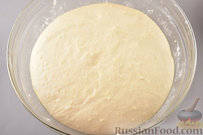Фото приготовления рецепта: Постные дрожжевые булочки из картофельного теста - шаг №7