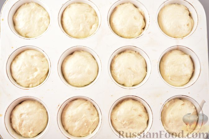Фото приготовления рецепта: Постные дрожжевые булочки из картофельного теста - шаг №10