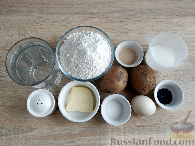 Фото приготовления рецепта: Дрожжевые булочки из картофельного теста - шаг №1