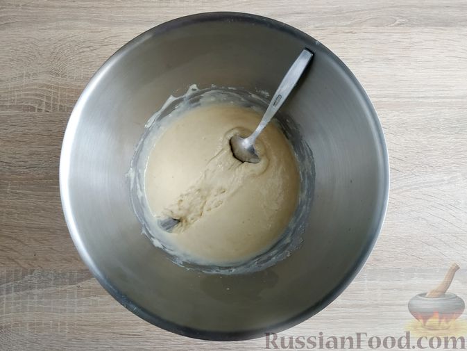 Фото приготовления рецепта: Дрожжевые булочки из картофельного теста - шаг №7