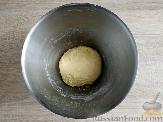 Фото приготовления рецепта: Дрожжевые булочки из картофельного теста - шаг №11