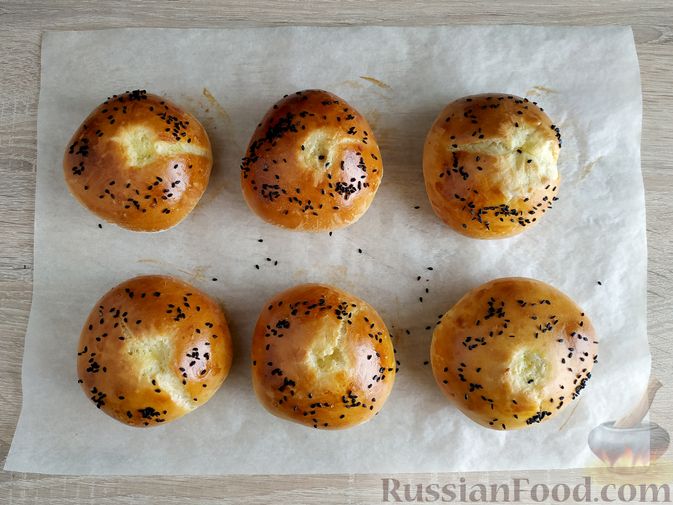 Фото приготовления рецепта: Дрожжевые булочки из картофельного теста - шаг №17