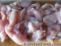 Фото приготовления рецепта: Бефстроганов из куриной грудки - шаг №3