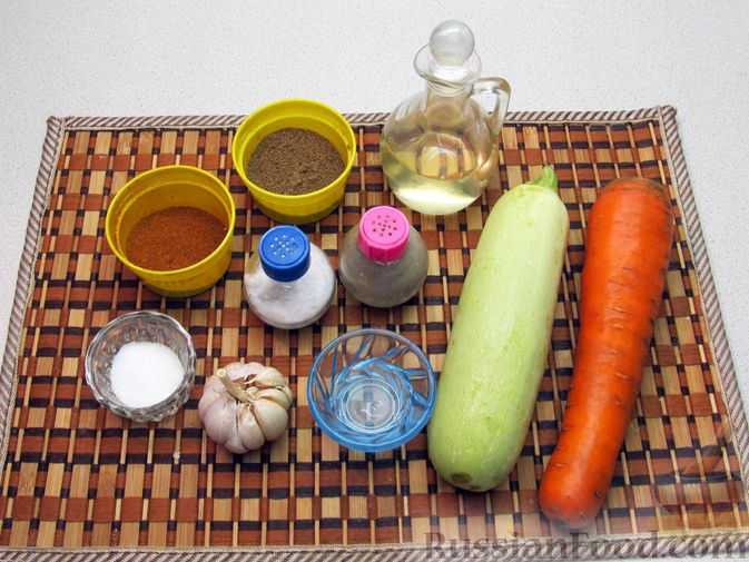Фото приготовления рецепта: Салат из моркови и кабачков по-корейски - шаг №1
