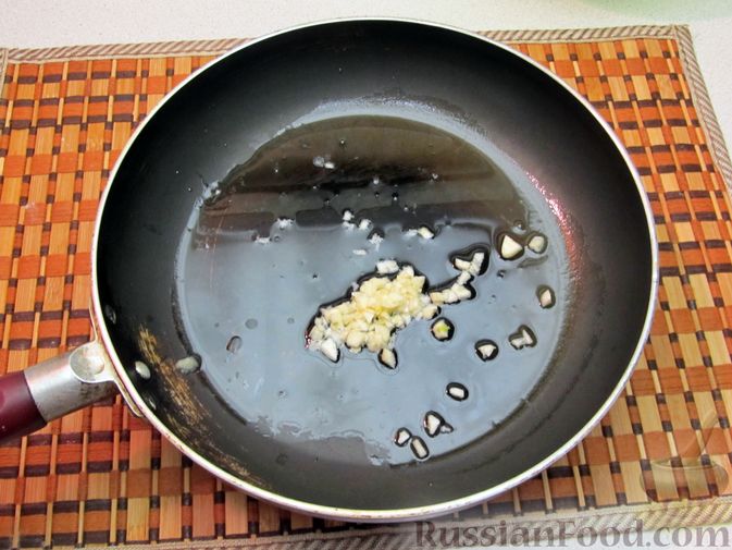 Фото приготовления рецепта: Суп с рисом и фрикадельками - шаг №8