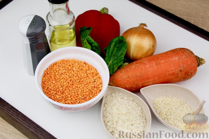 Фото приготовления рецепта: Чечевичный суп-пюре на рыбном бульоне, с рисом и сладким перцем - шаг №5