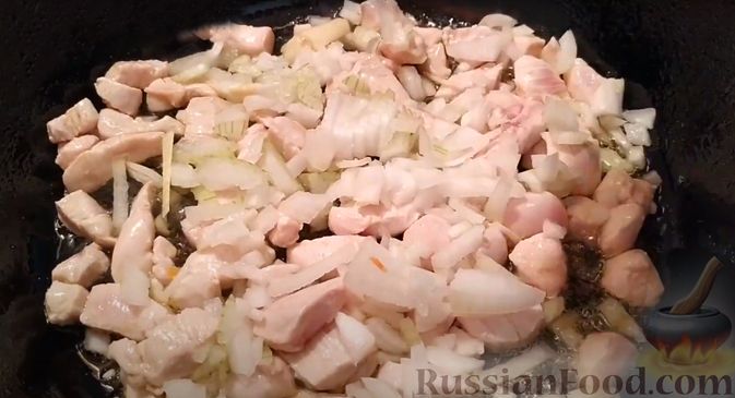 Фото приготовления рецепта: Птитим с курицей и овощами - шаг №6