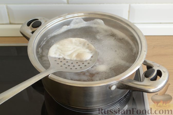 Фото приготовления рецепта: Чечевичный суп с говядиной и овощами - шаг №3
