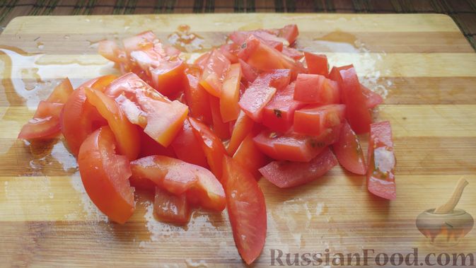 Фото приготовления рецепта: Овощной салат с икрой минтая - шаг №3