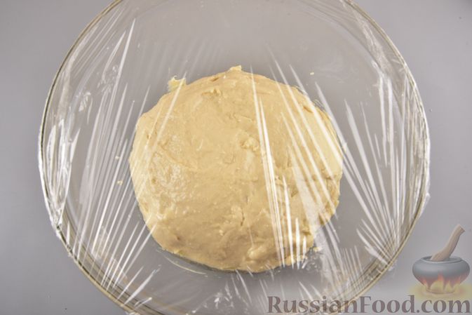 Фото приготовления рецепта: Пирог «Венок» из творожного дрожжевого теста, с корицей - шаг №6