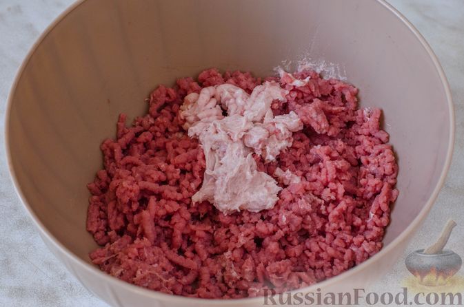 Фото приготовления рецепта: Кебаб из говядины, с сыром - шаг №4
