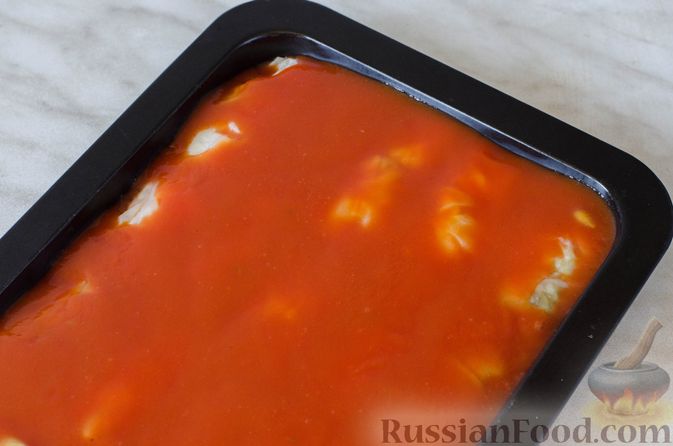 Фото приготовления рецепта: Голубцы с рисом и чечевицей, запечённые в томатном соусе - шаг №16